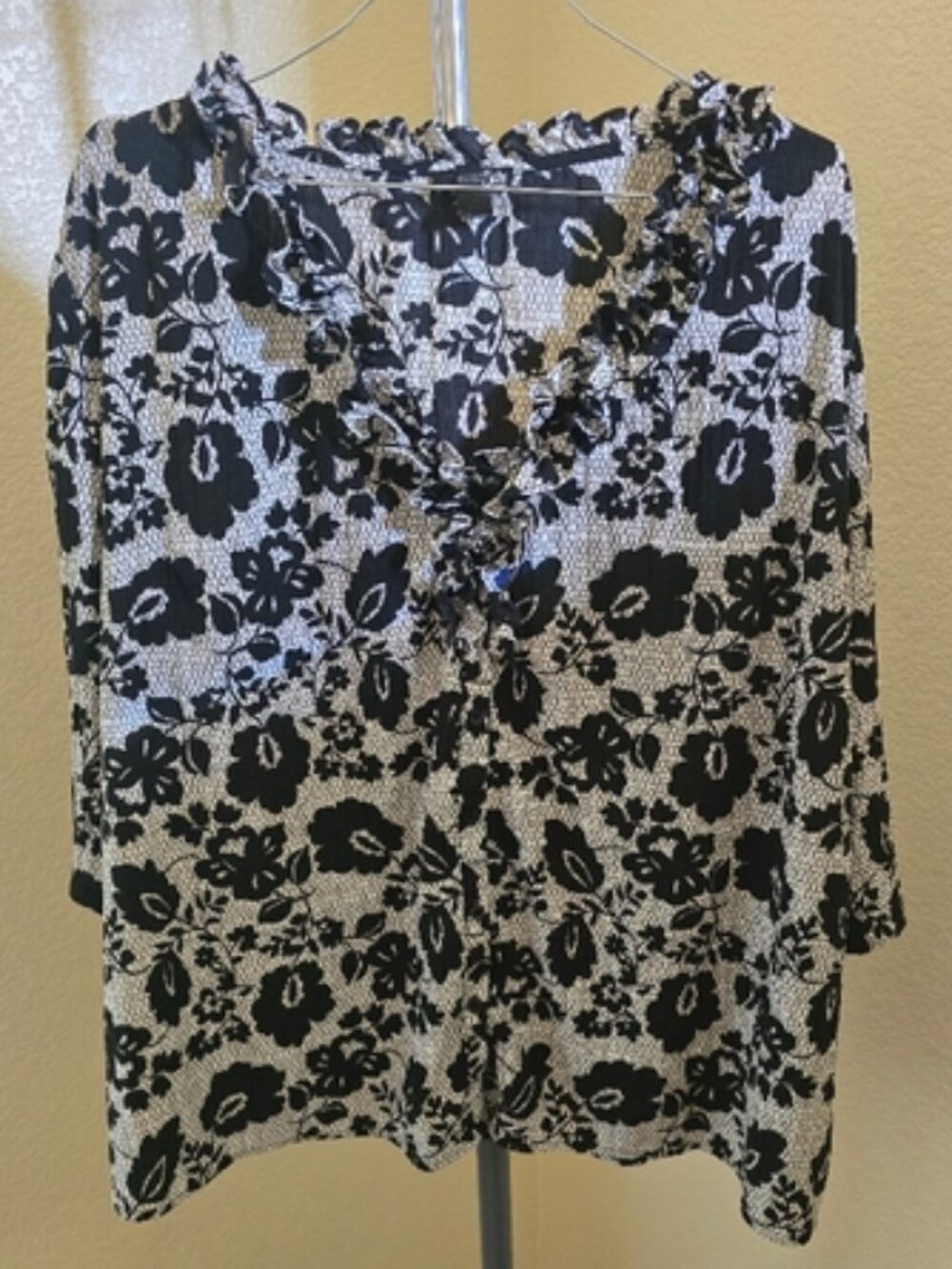 East 5th 3/4 Sleeve Button Down Blouse